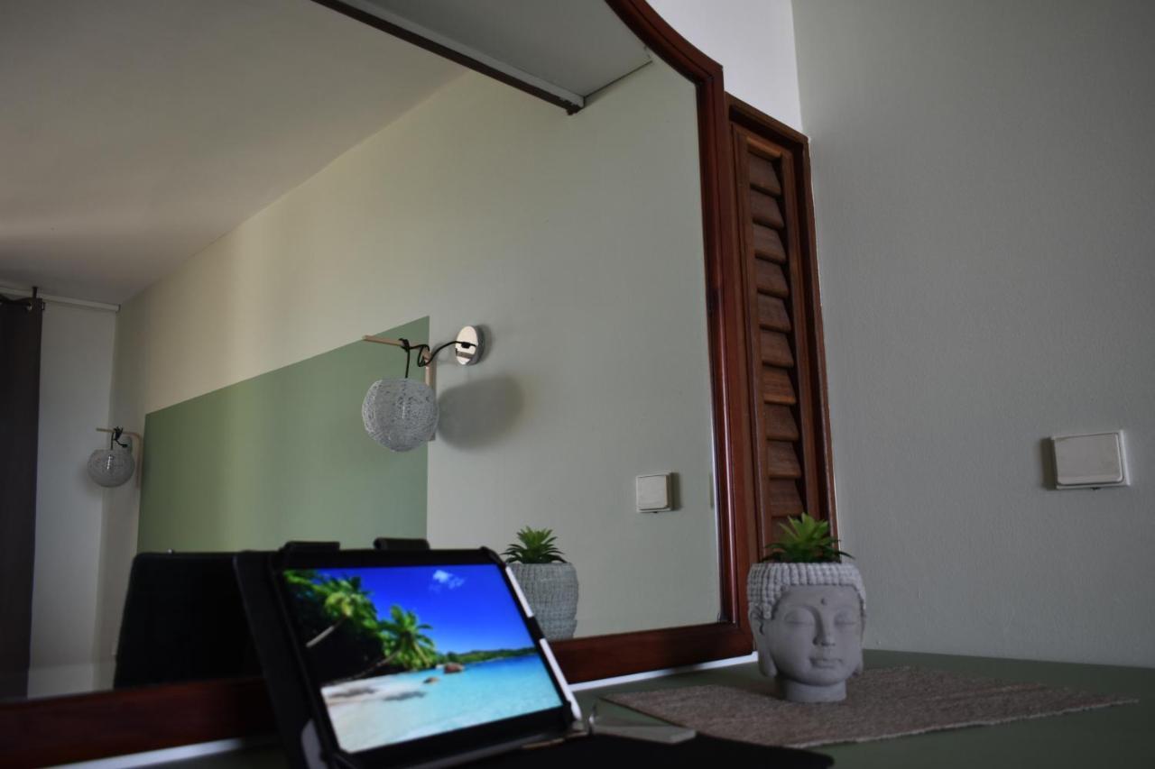 Ananas Premium - Sejour Detente T2 Vue Mer Avec Balcon Prive A Tartane La Trinite Bagian luar foto